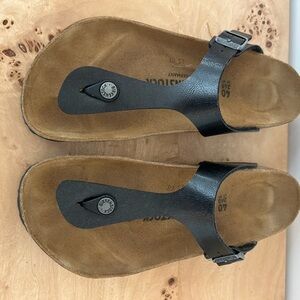 Like new Birkenstock Black Leather Sandals